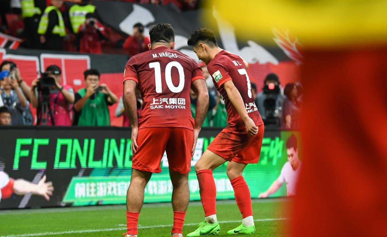 足总杯窗口期再迎强敌，西汉姆内部沟通，主帅态度：球迷炸锅，球队文化再被提及的简单介绍