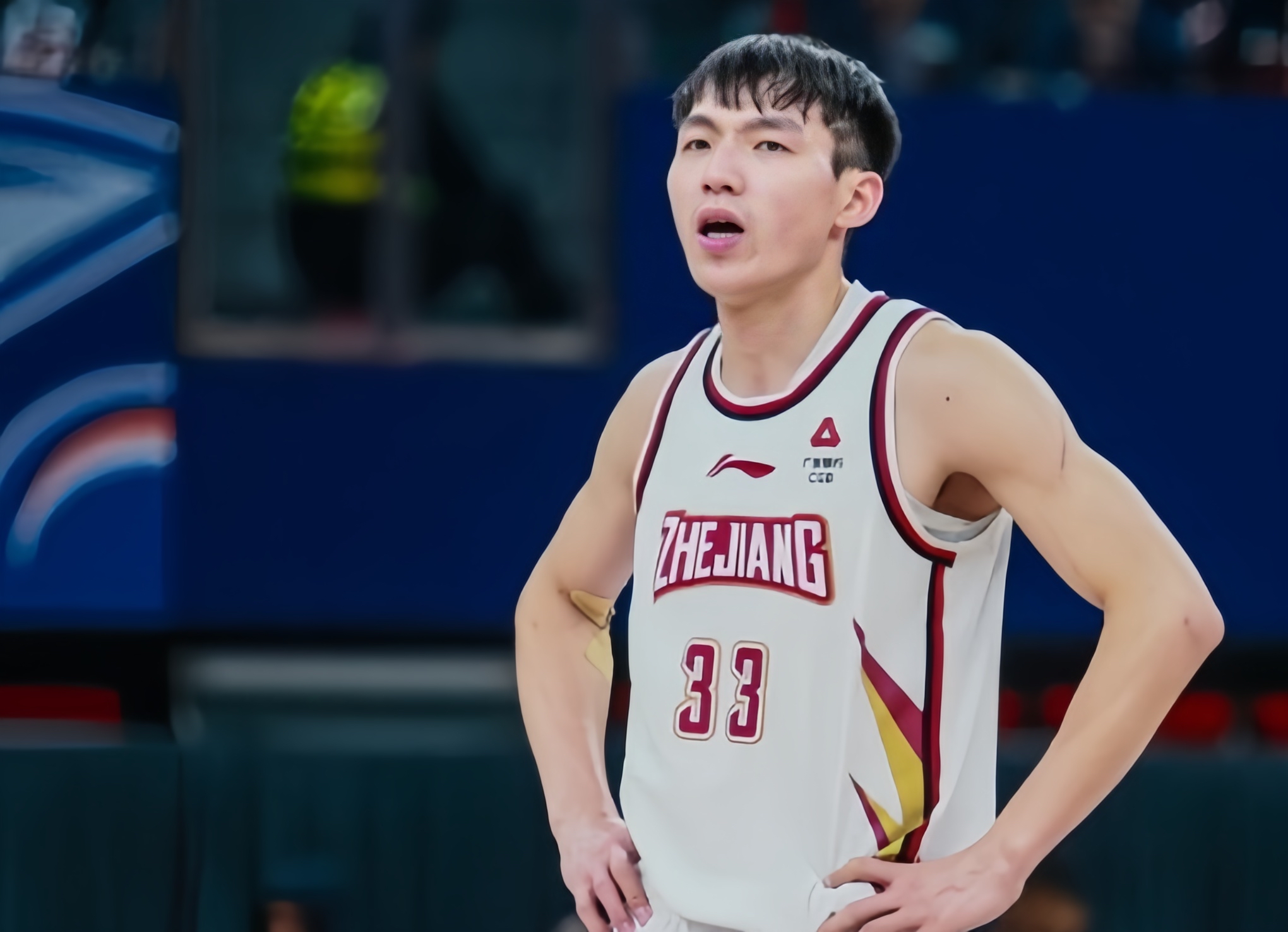 今晨浙江稠州迎来里程碑法甲集结日刷纪录，赛前达拉斯独行侠调整名单以备CBA季后赛看傻球迷的简单介绍