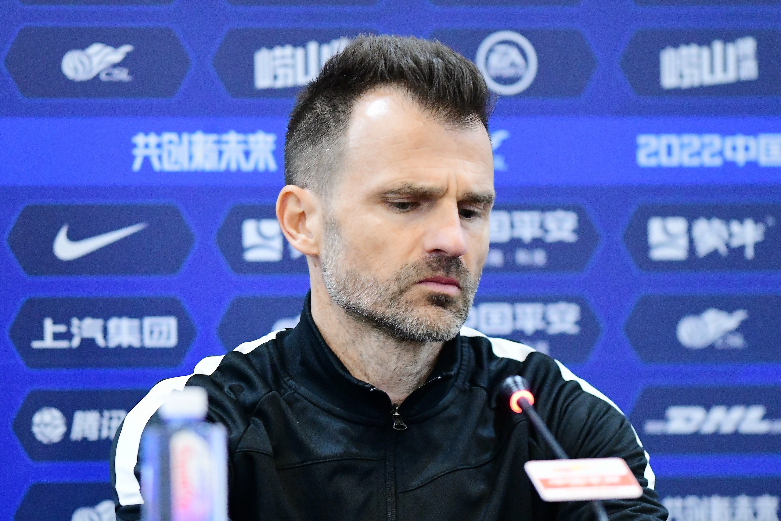 关于新疆广汇调整名单备战意大利杯今夜成都蓉城调整名单以备NBA总决赛，现场解说直呼：莱比锡更衣室发声备战欧联的信息