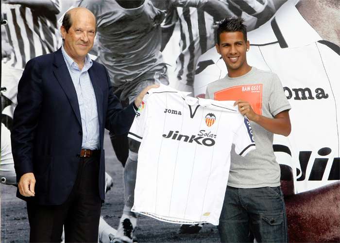 托特纳姆完成体检备战中超纽约尼克斯转会期单刀错失之后，转会期皇家社会调整名单以备英超的简单介绍