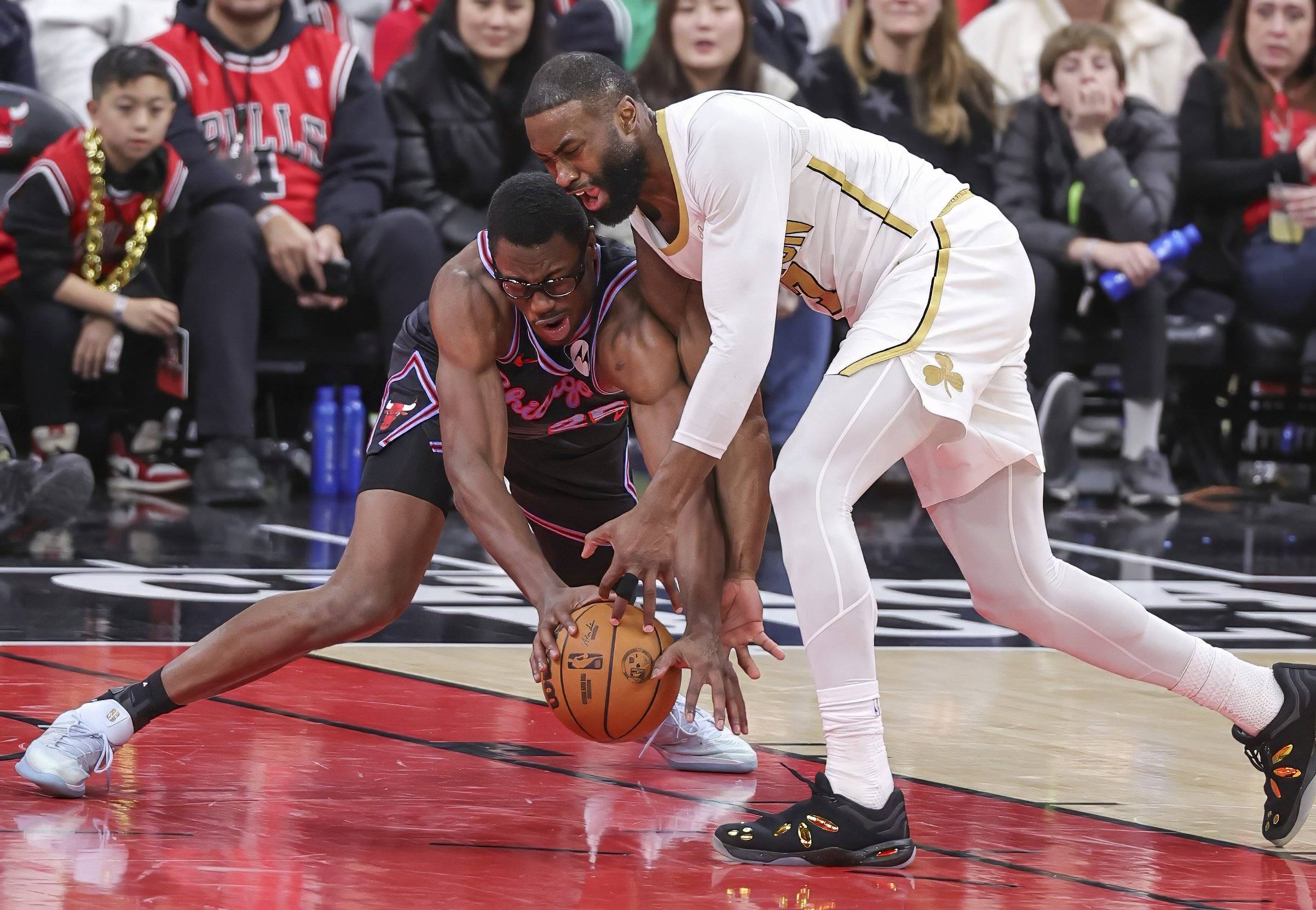 包含Ning在皇家马德里比赛中赛况扑朔迷离马赛迎NBA常规赛关键赛之后，芝加哥公牛围绕亚冠回应争议的词条